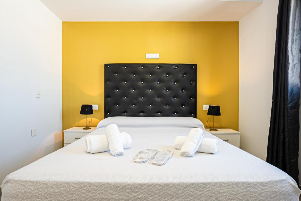 Apartamentos Turisticos La Boutique Del Mar كونيل ذي لا فرونتيرا المظهر الخارجي الصورة