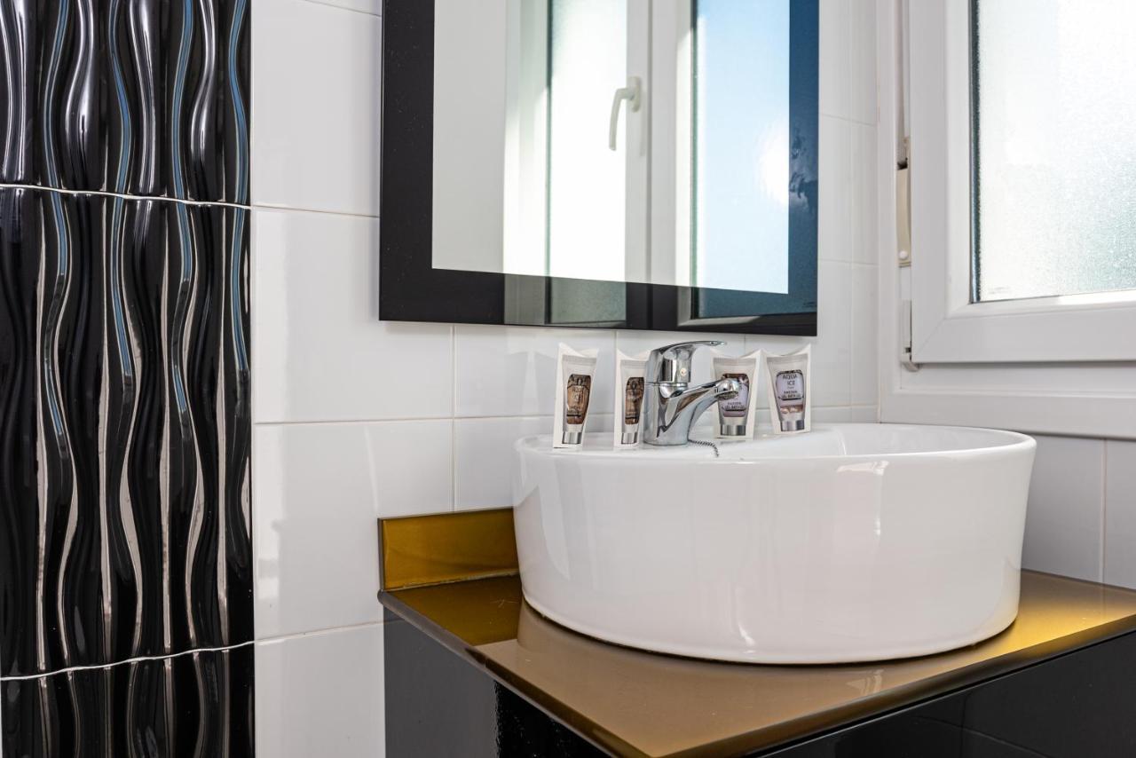Apartamentos Turisticos La Boutique Del Mar كونيل ذي لا فرونتيرا المظهر الخارجي الصورة