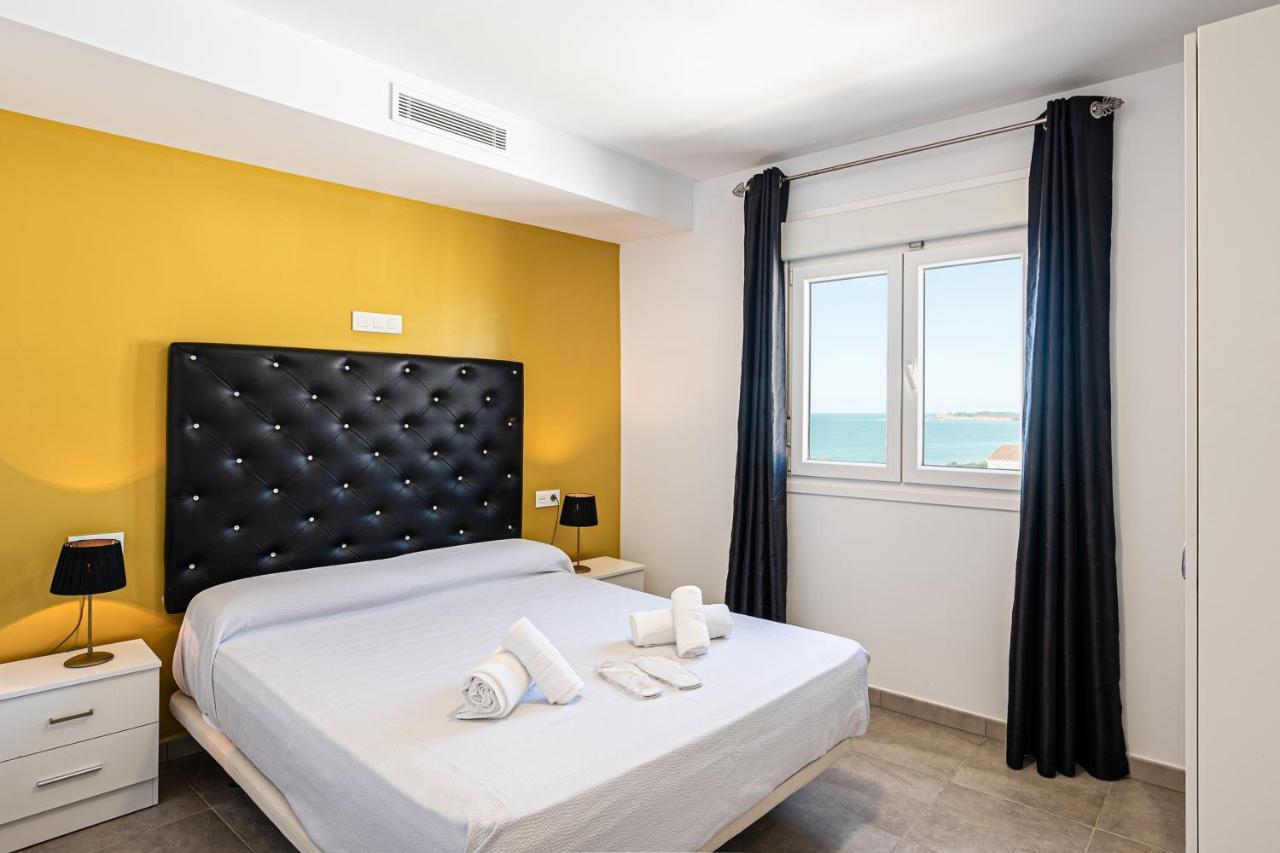 Apartamentos Turisticos La Boutique Del Mar كونيل ذي لا فرونتيرا المظهر الخارجي الصورة