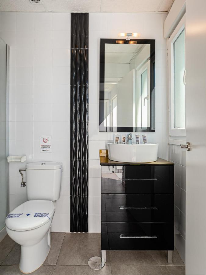 Apartamentos Turisticos La Boutique Del Mar كونيل ذي لا فرونتيرا المظهر الخارجي الصورة